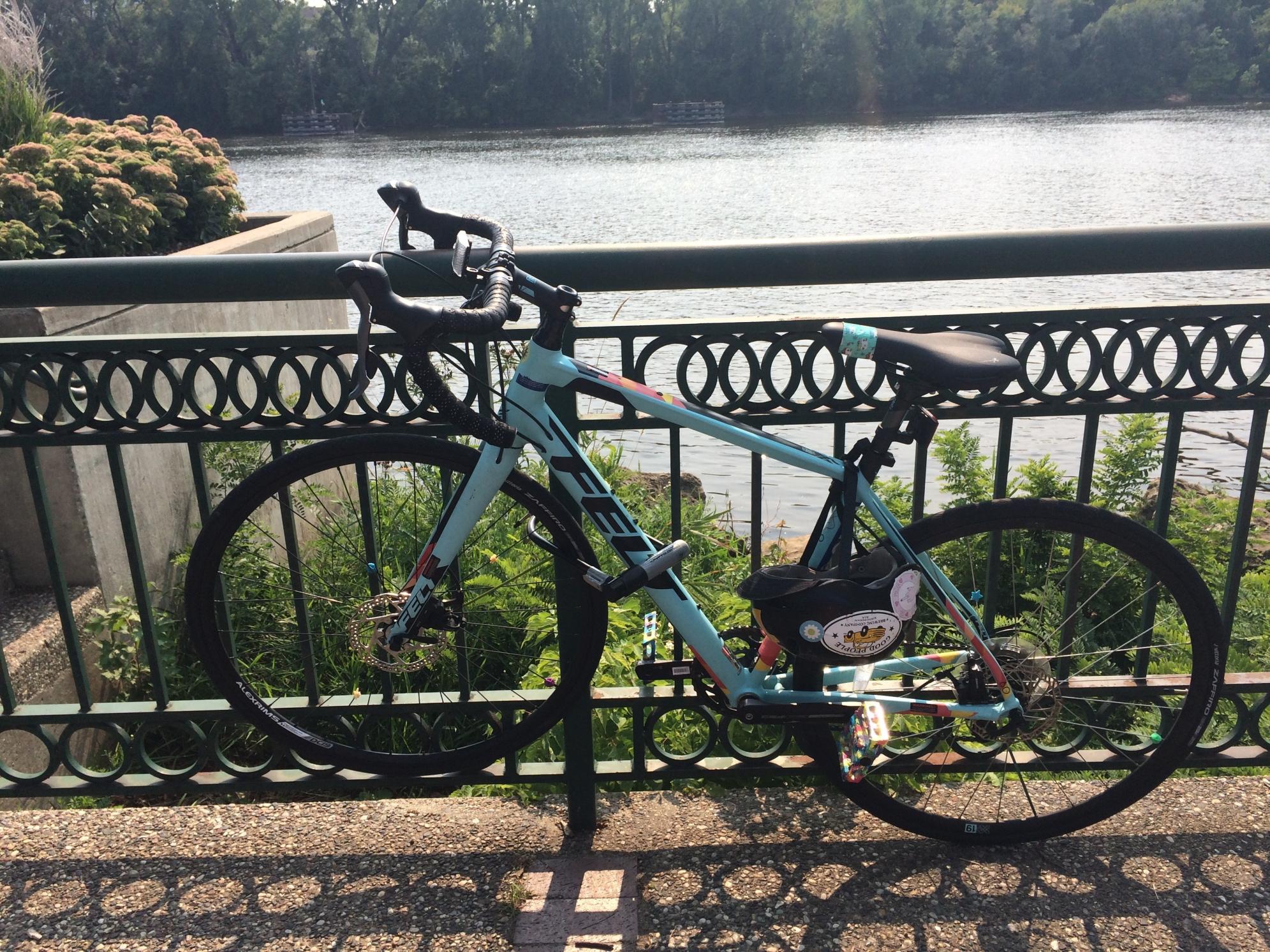 2017 Felt VR60W Blue