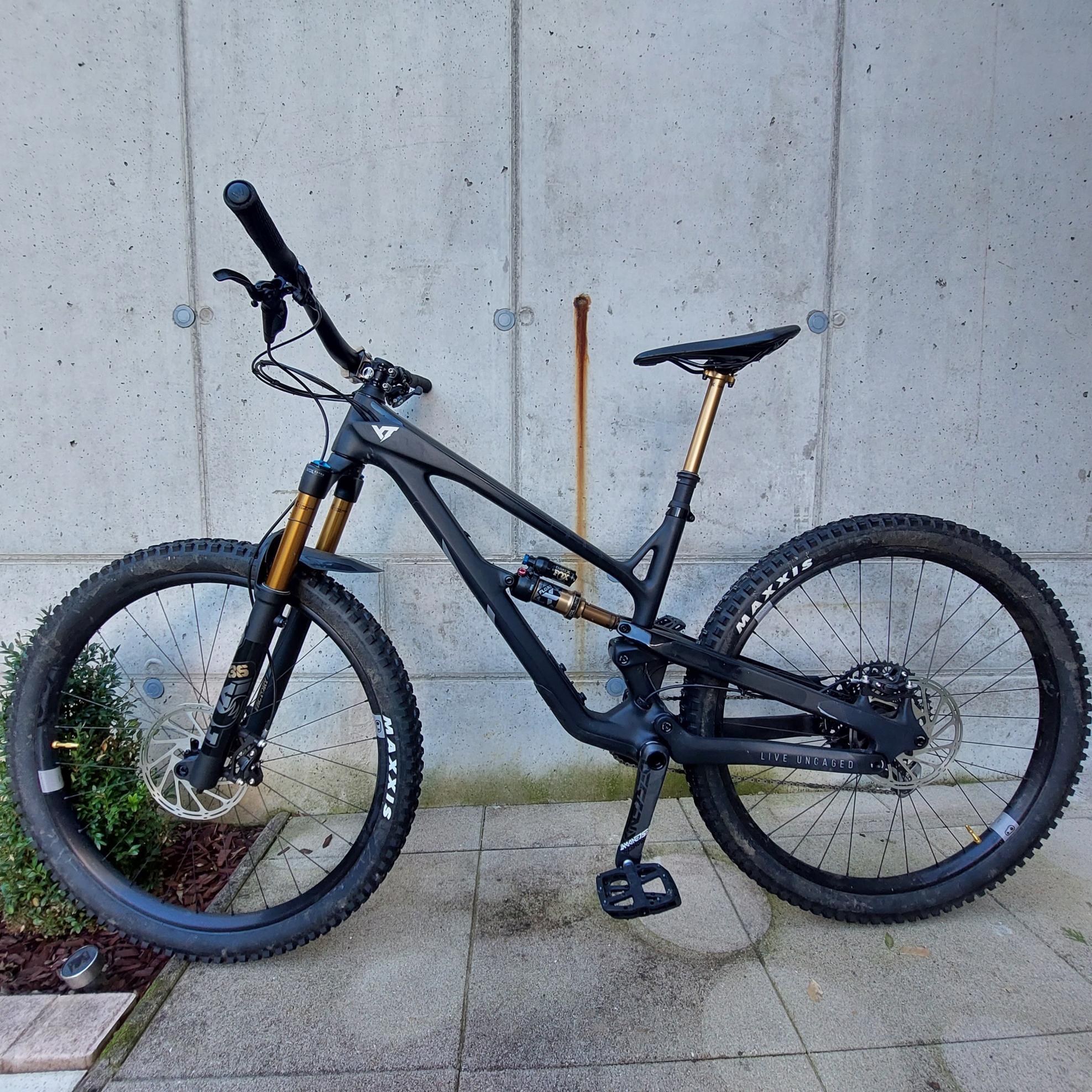 2023 YT Jeffsey Black