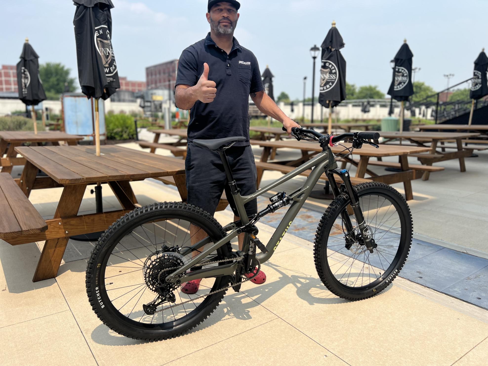 2022 Specialized Status 140 Green