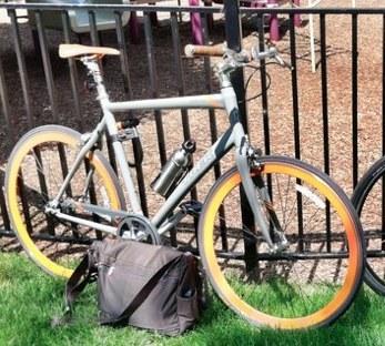 2010 Trek District  Black