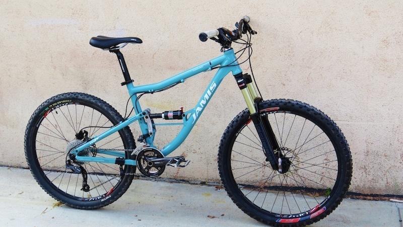 2010 Jamis Dakar XCT 1 Blue