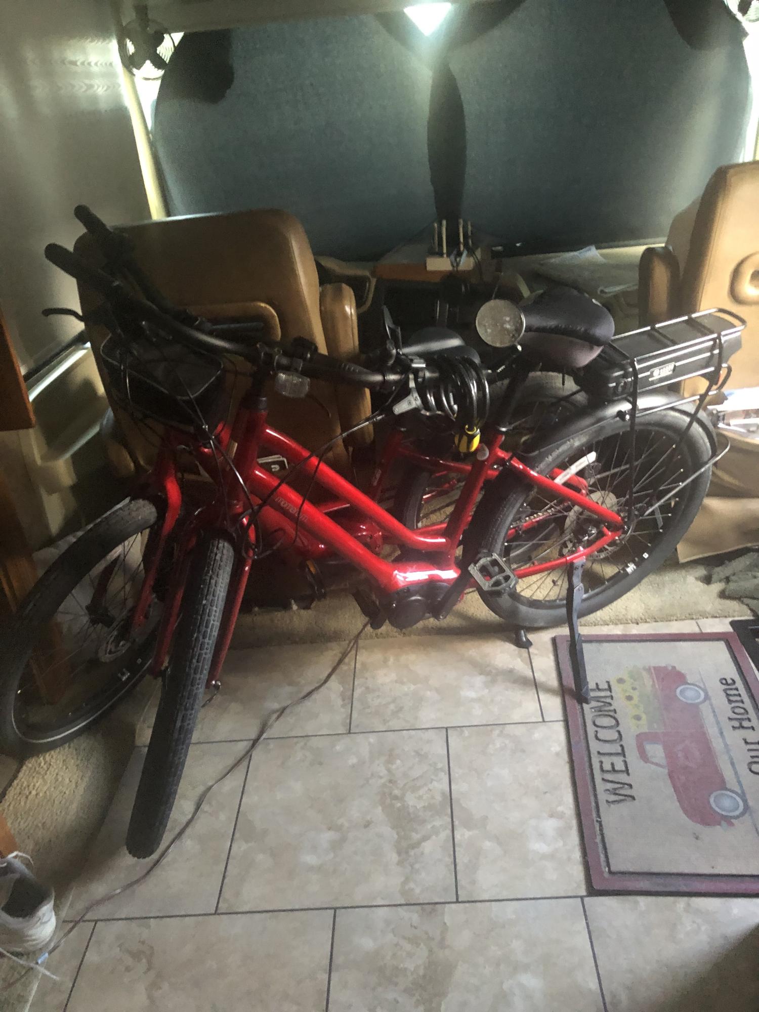 2022 Giant Lafree E+ 20MPH M Red