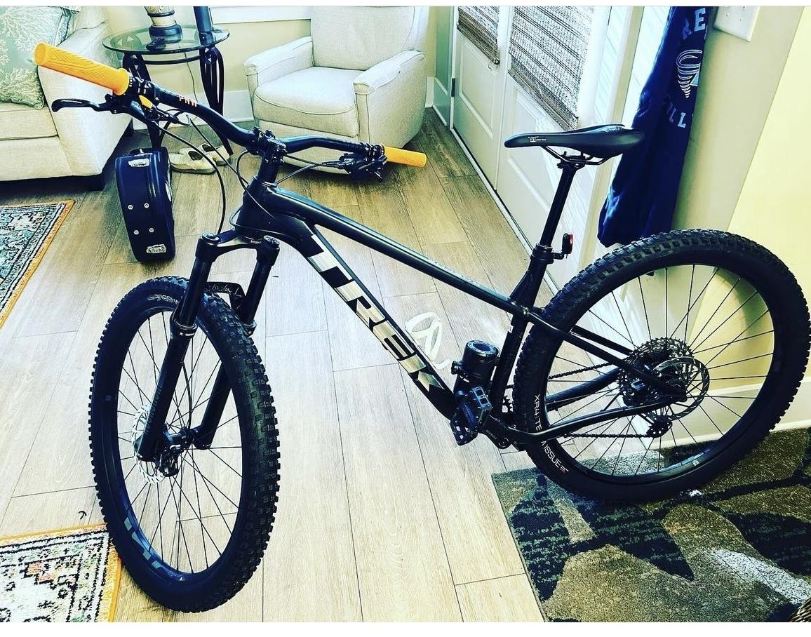 2022 Trek Roscoe Black