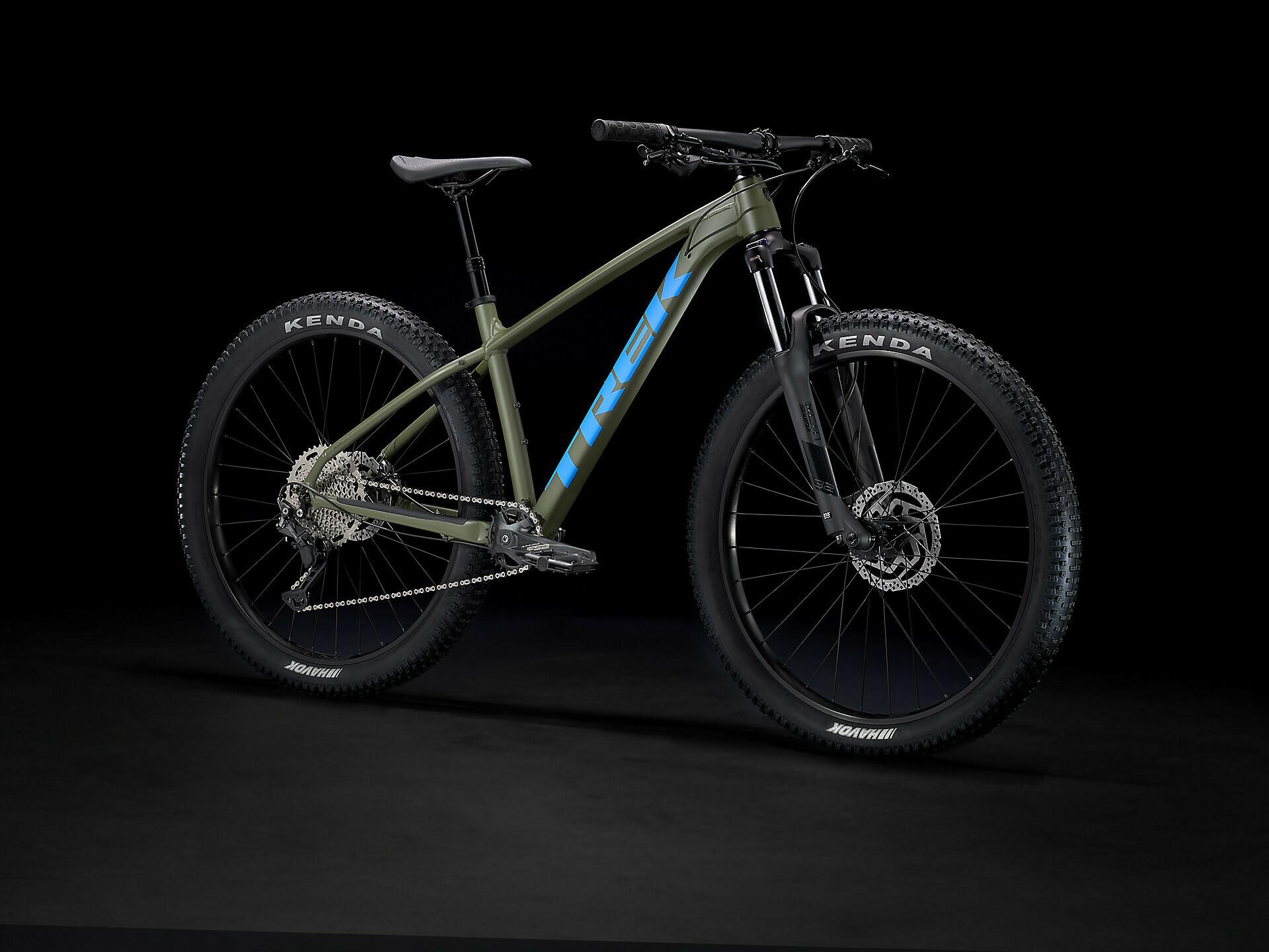 2022 Trek Roscoe 6 Green and Blue
