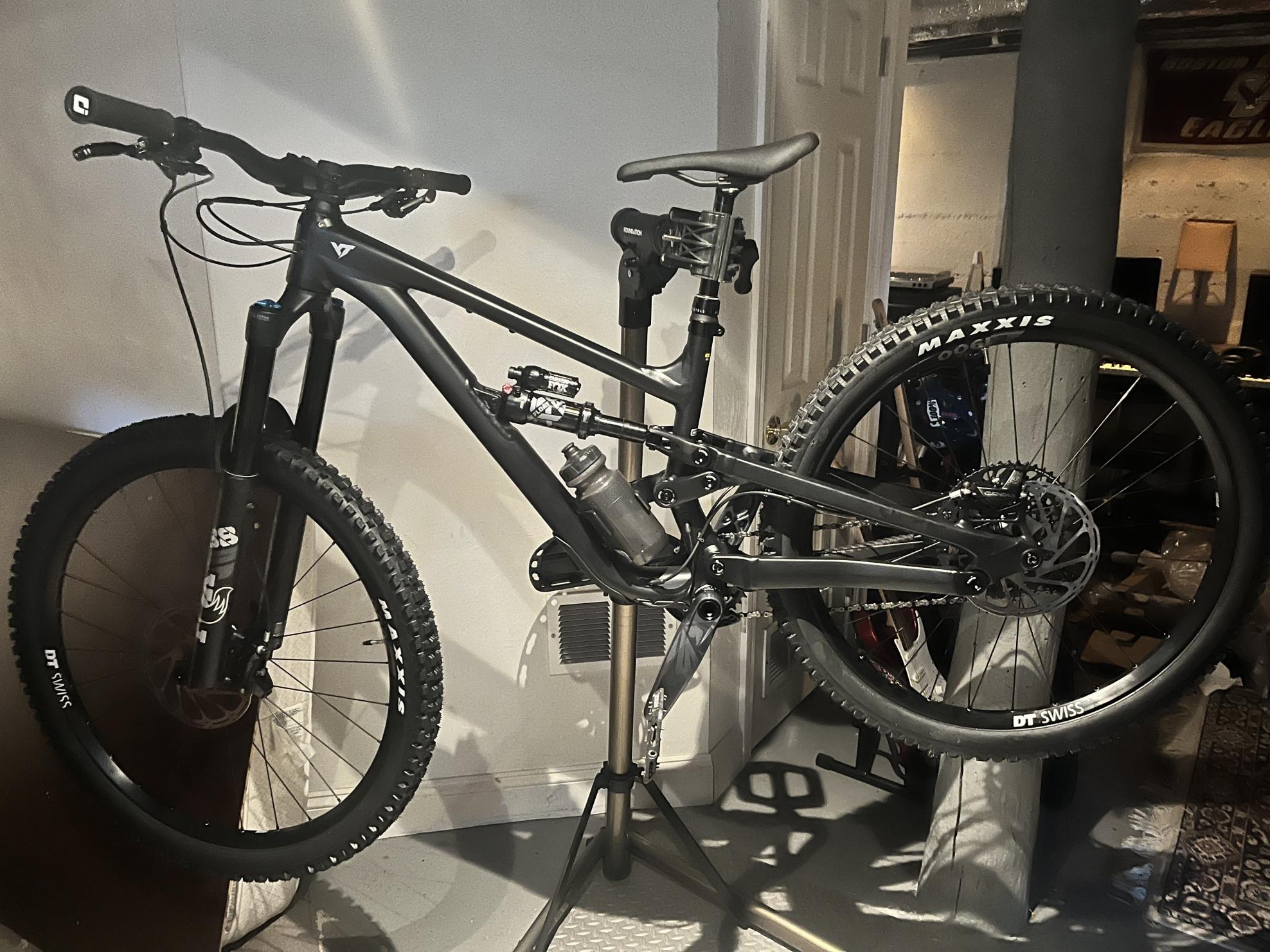 2024 YT Capra MX Black