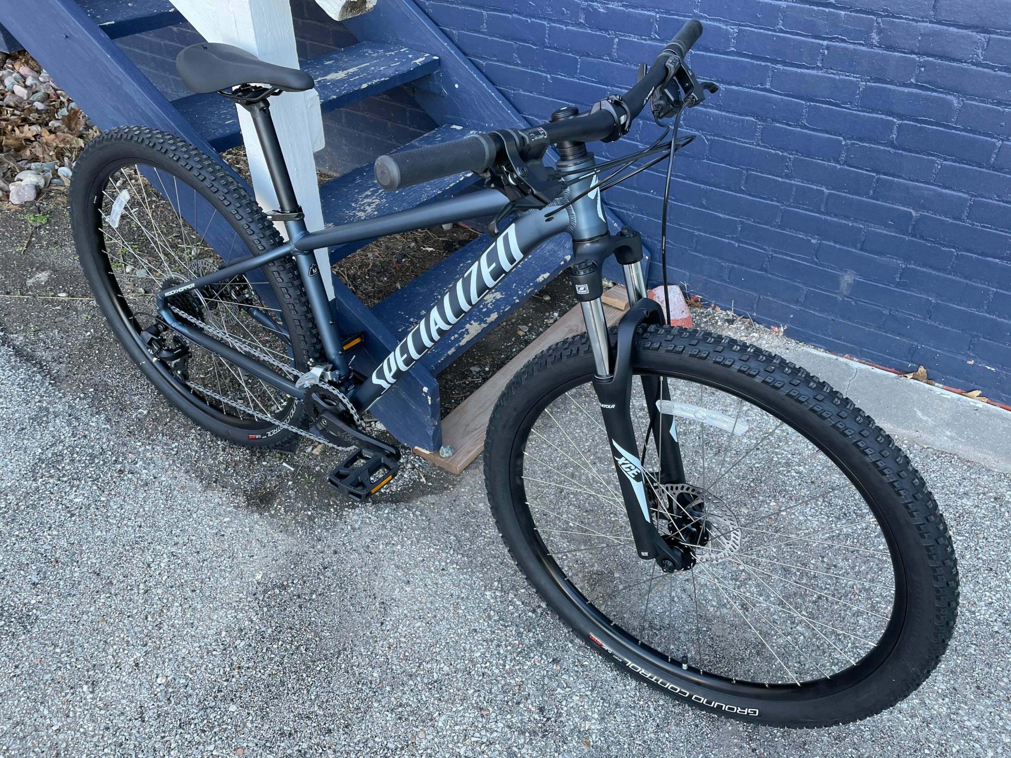 2021 Specialized XL Rockhopper Black