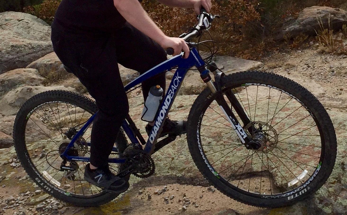2014 Diamondback Overdrive Sport Blue and White