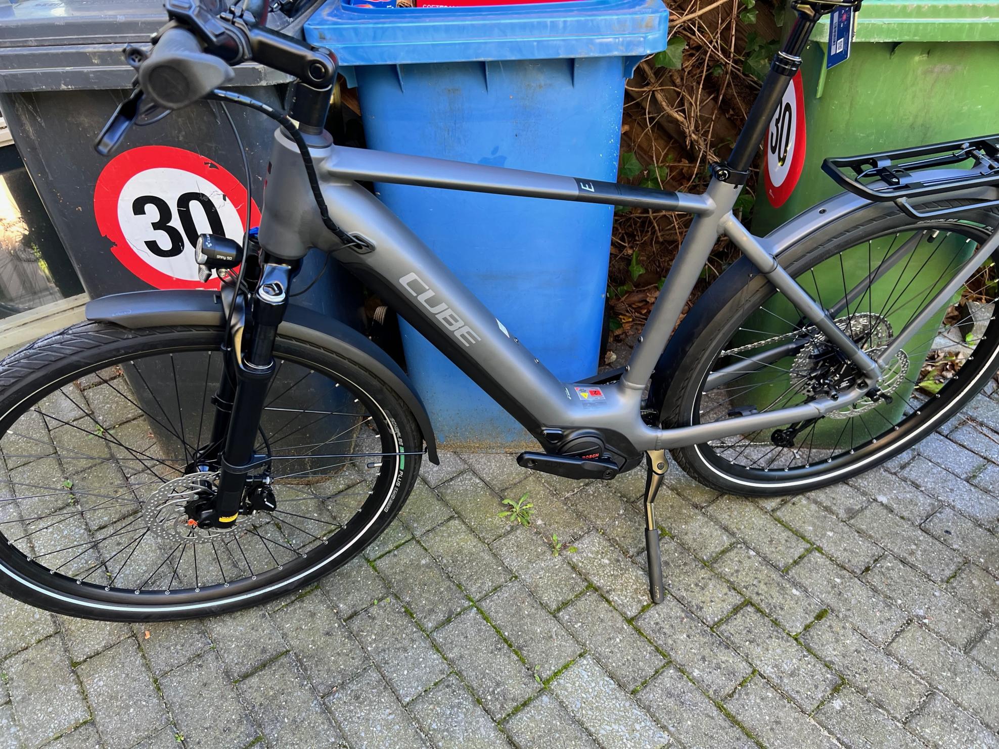 2023 Cube Touring Hybrid EXC 625 Silver, gray or bare metal