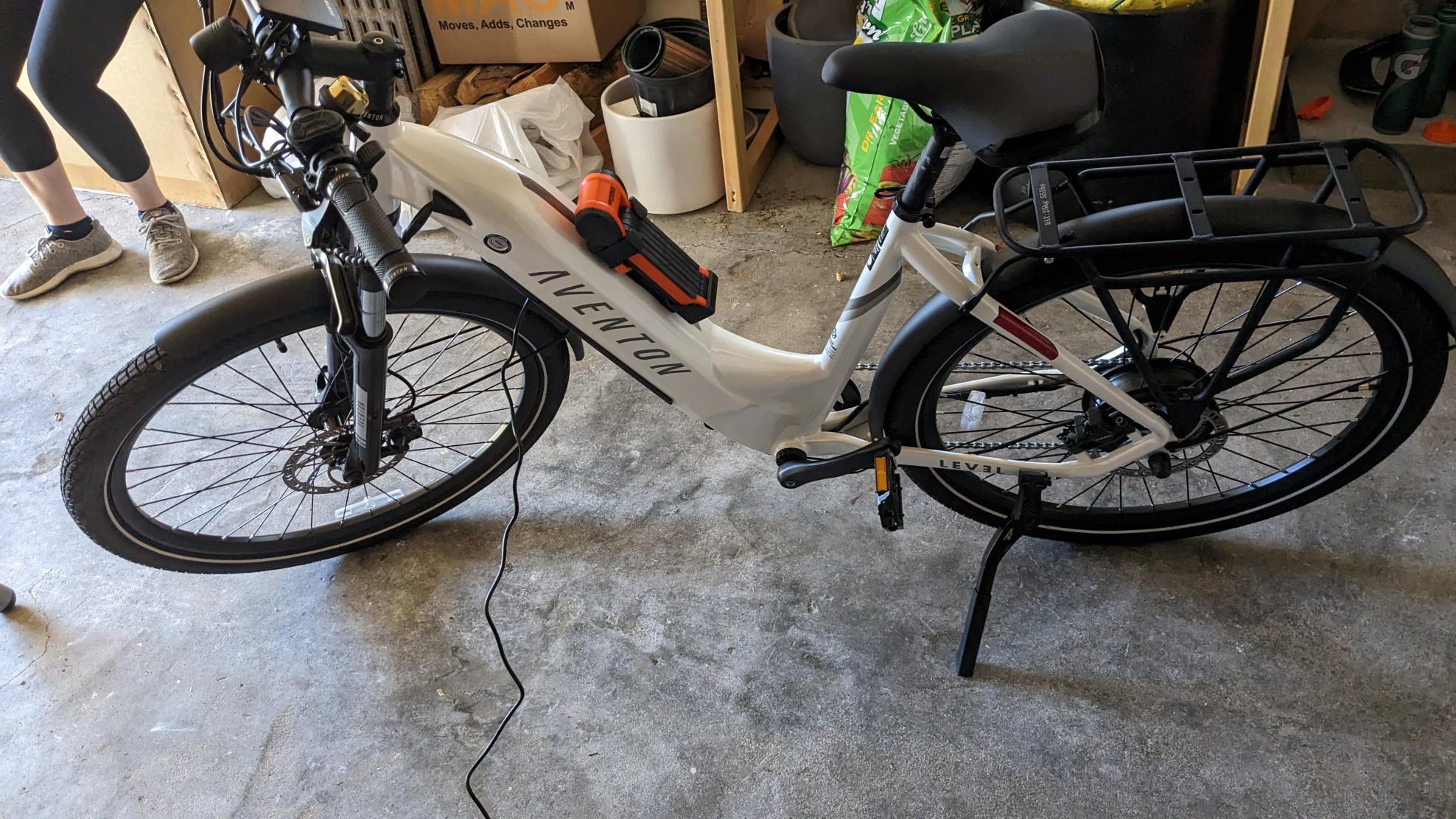 2023 Aventón Level 2 White