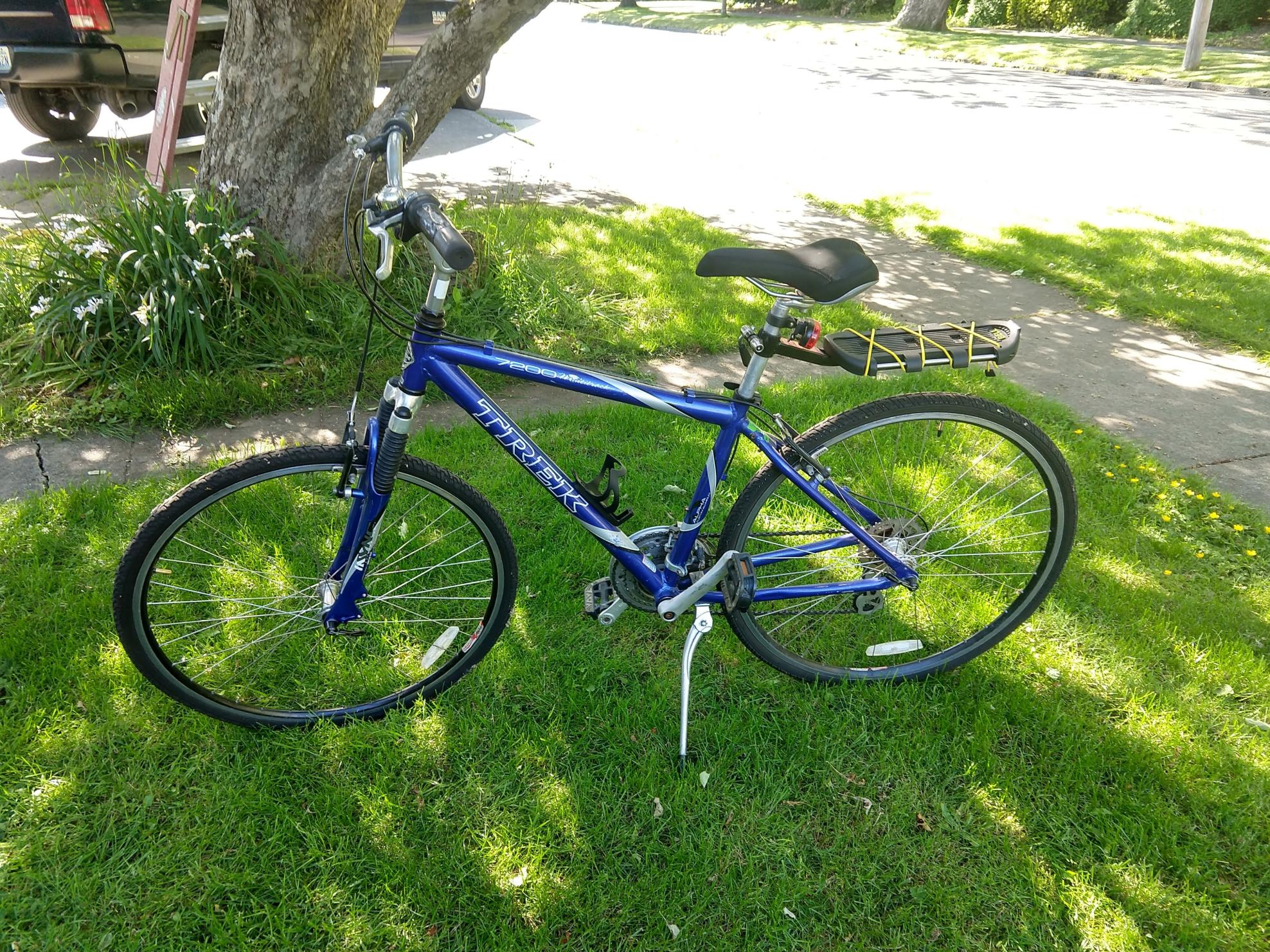 2022 Trek 7200 Blue