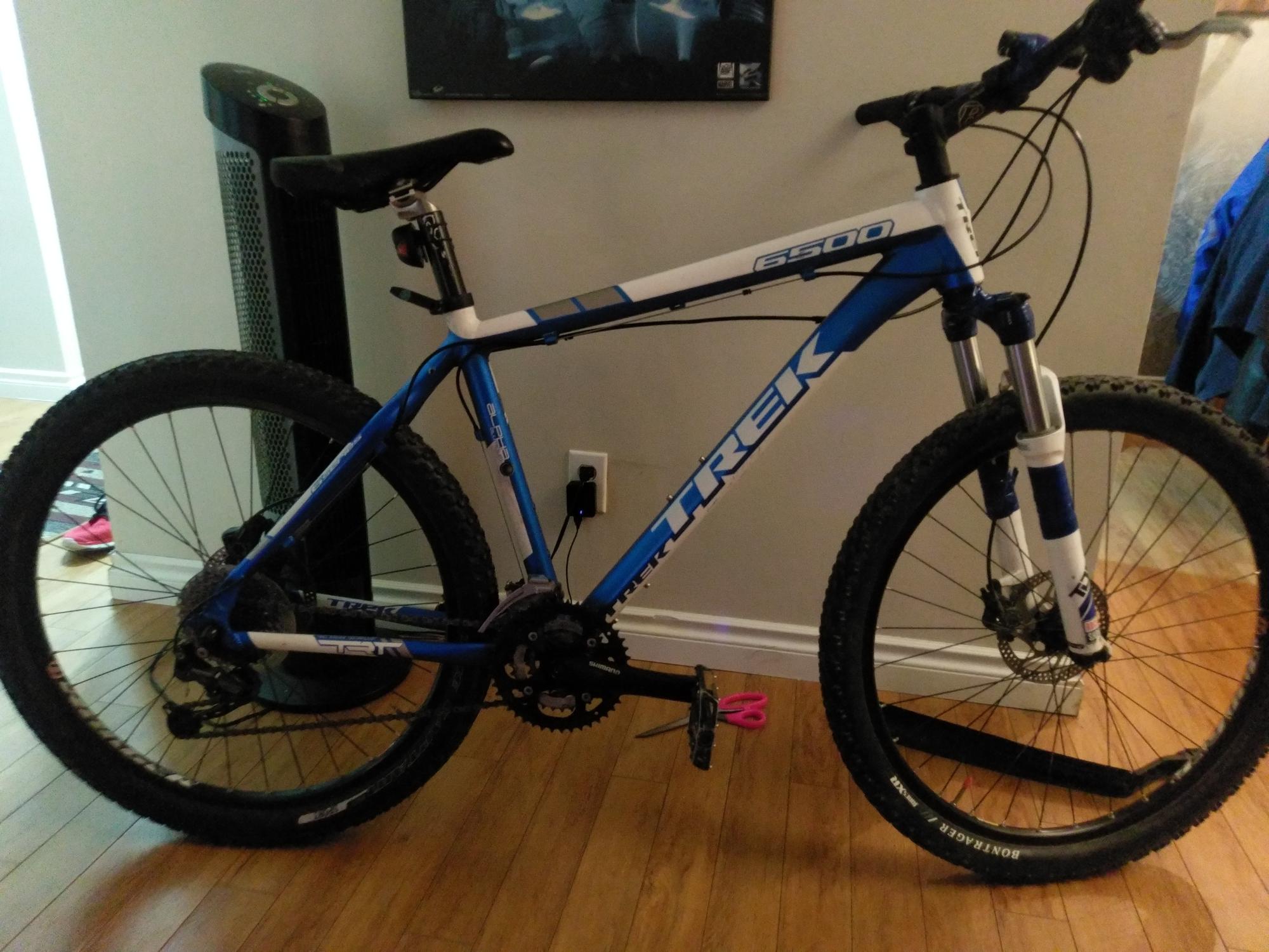 2011 Trek 6500 Blue and White