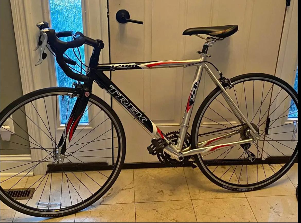 Trek 1200 Silver, gray or bare metal