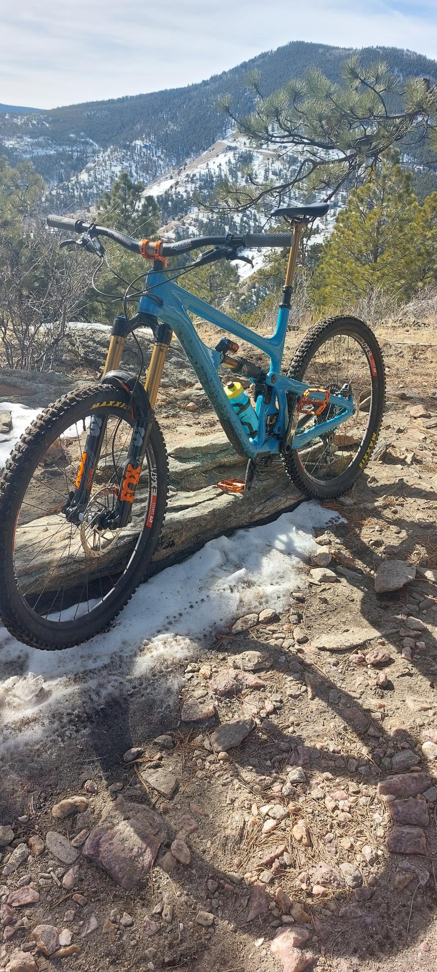 2022 Yeti SB150 Teal
