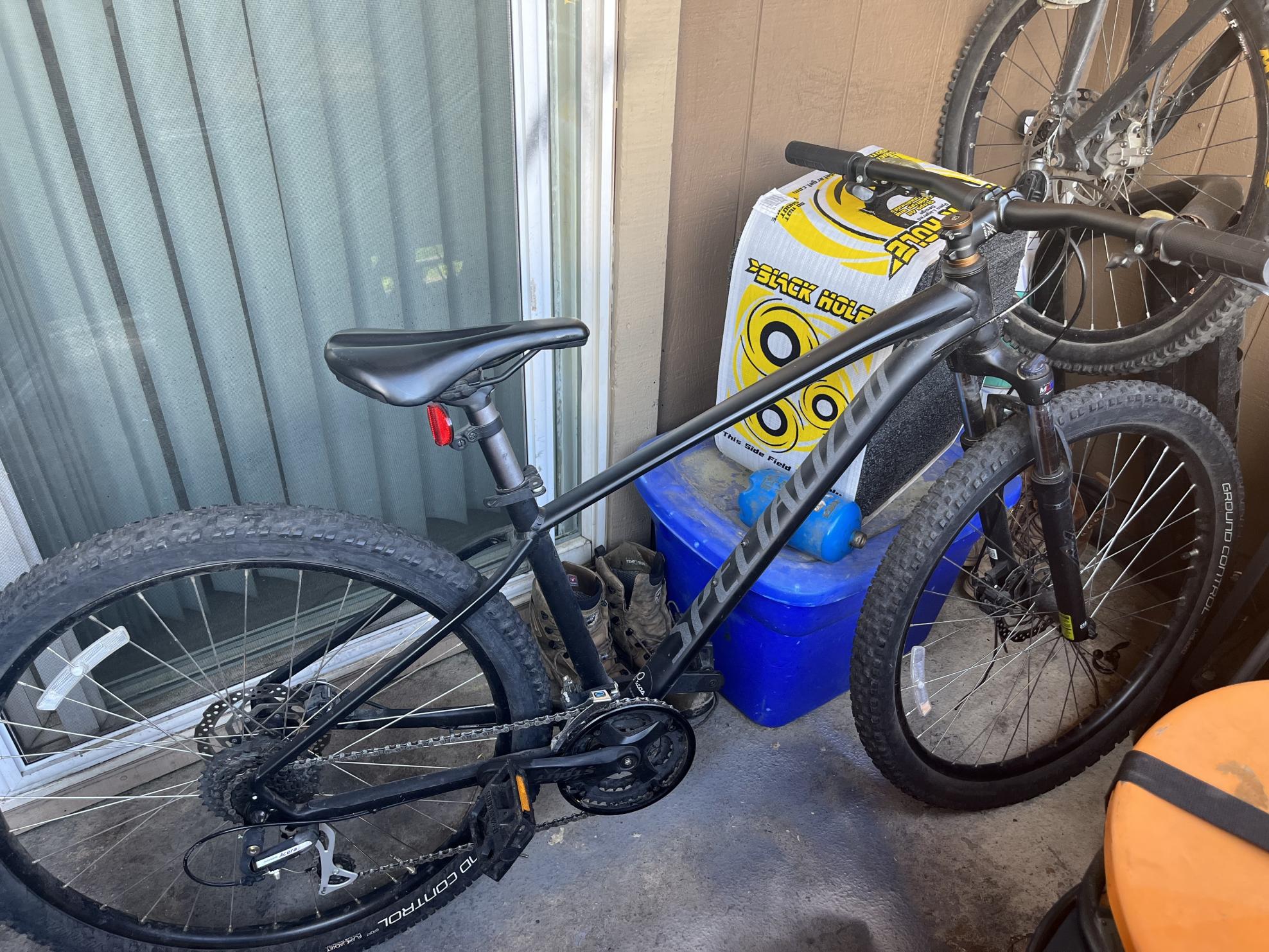 2018 Specialized Pitch Sport Black