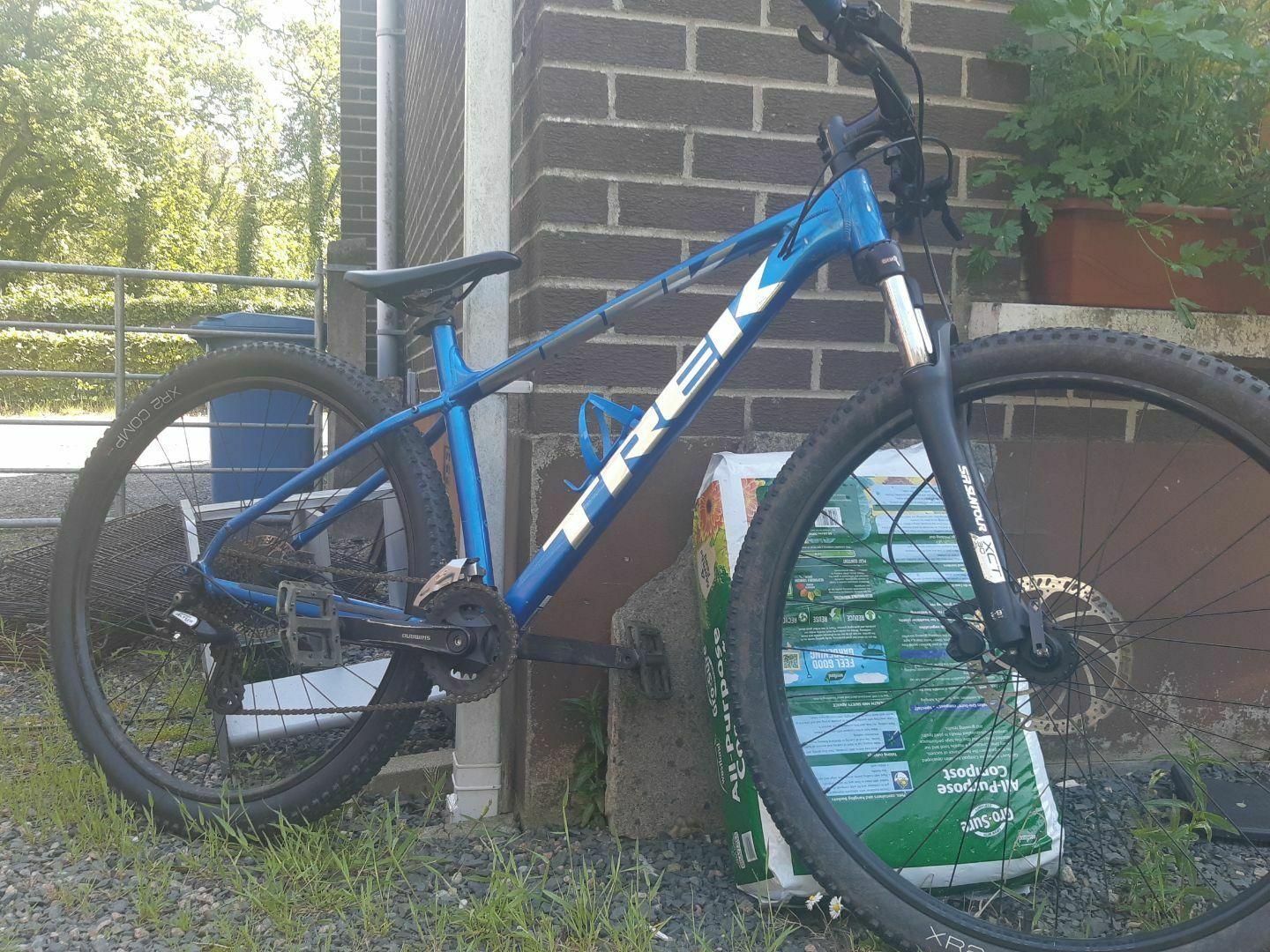 2022 Trek Marlin 6 Blue