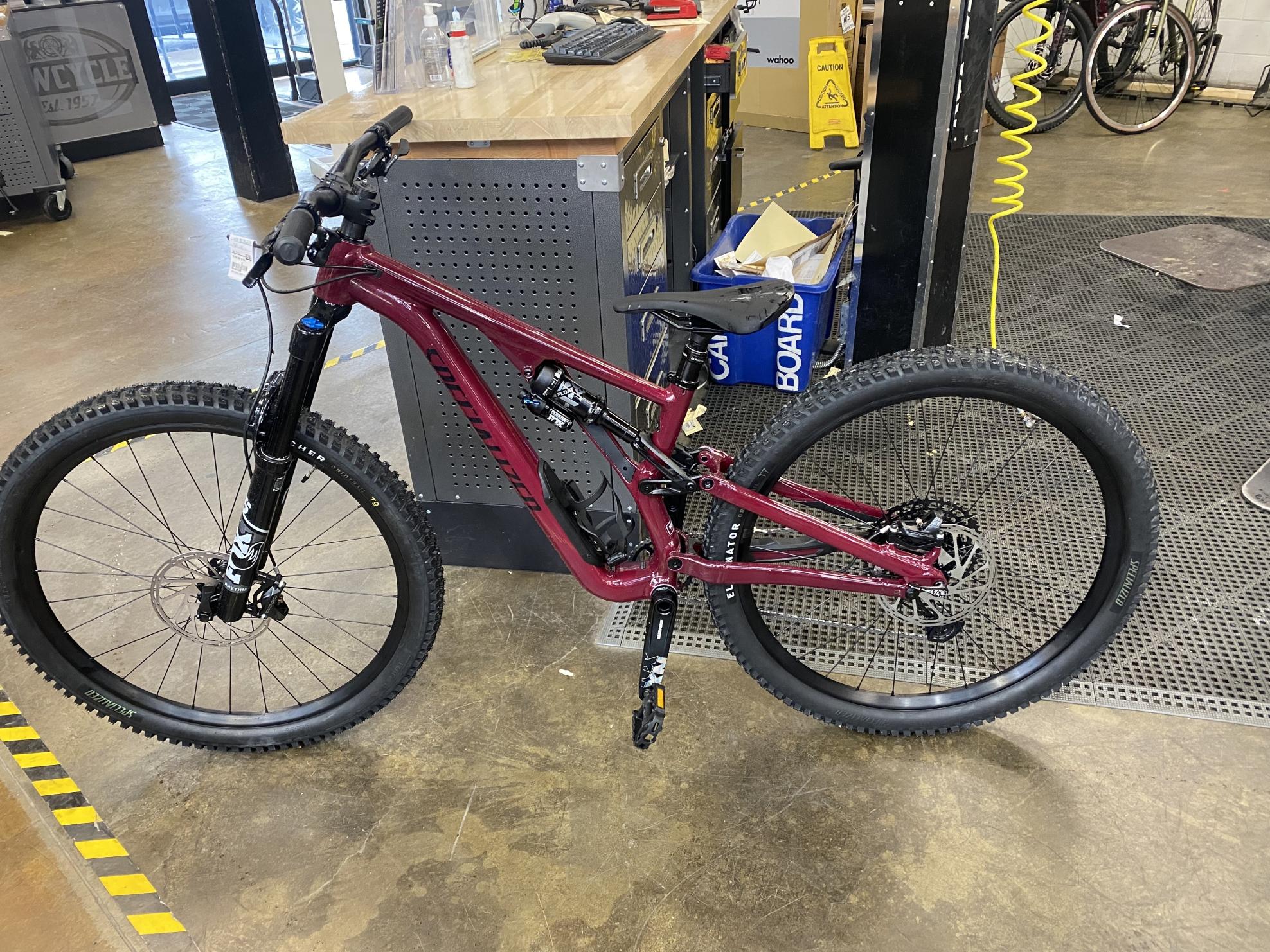 2022 Specialized Stumpjumper EVO Comp Alloy Red