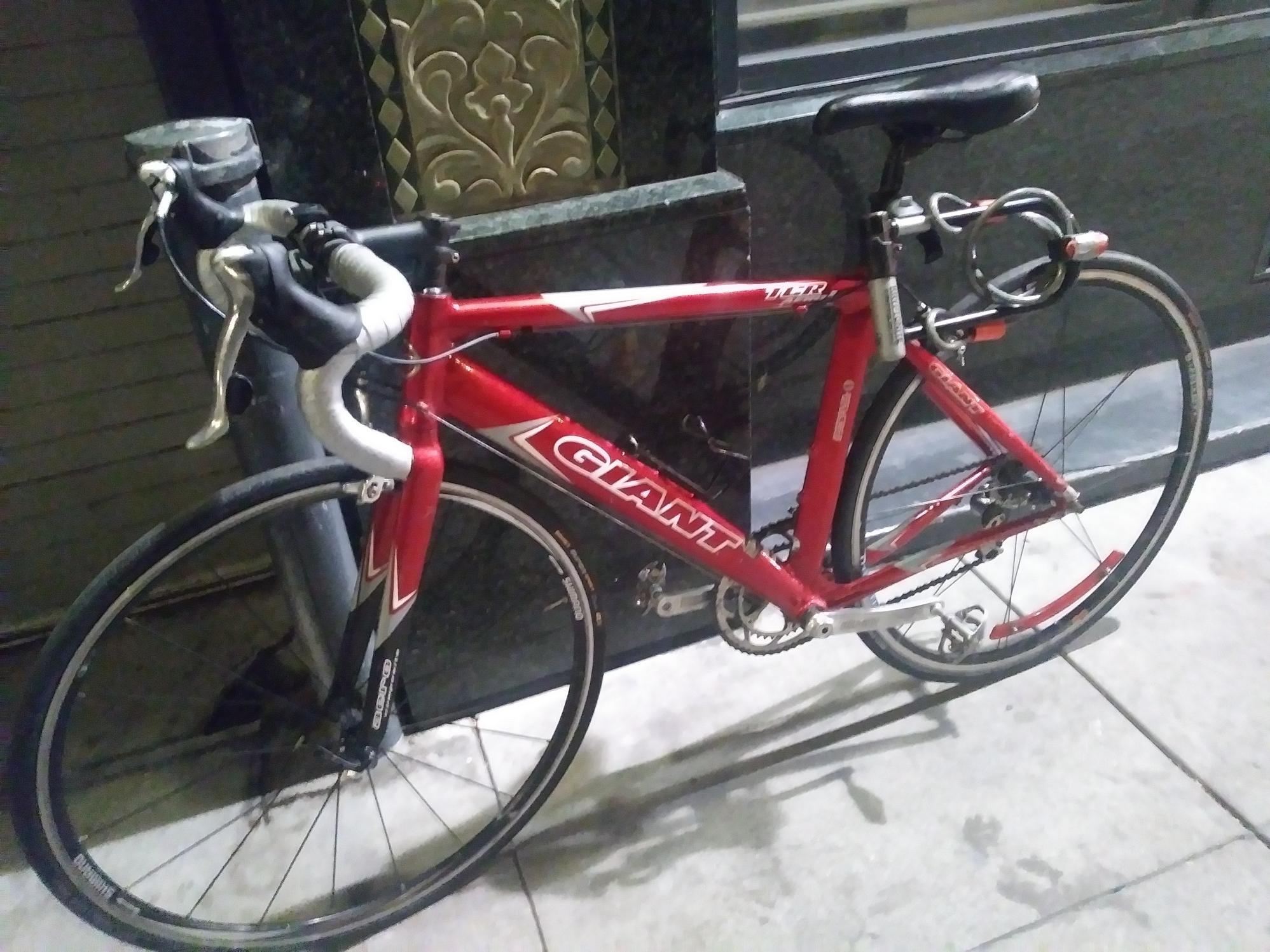 2007 Giant TCR Composite Red, Silver or Gray, and Black