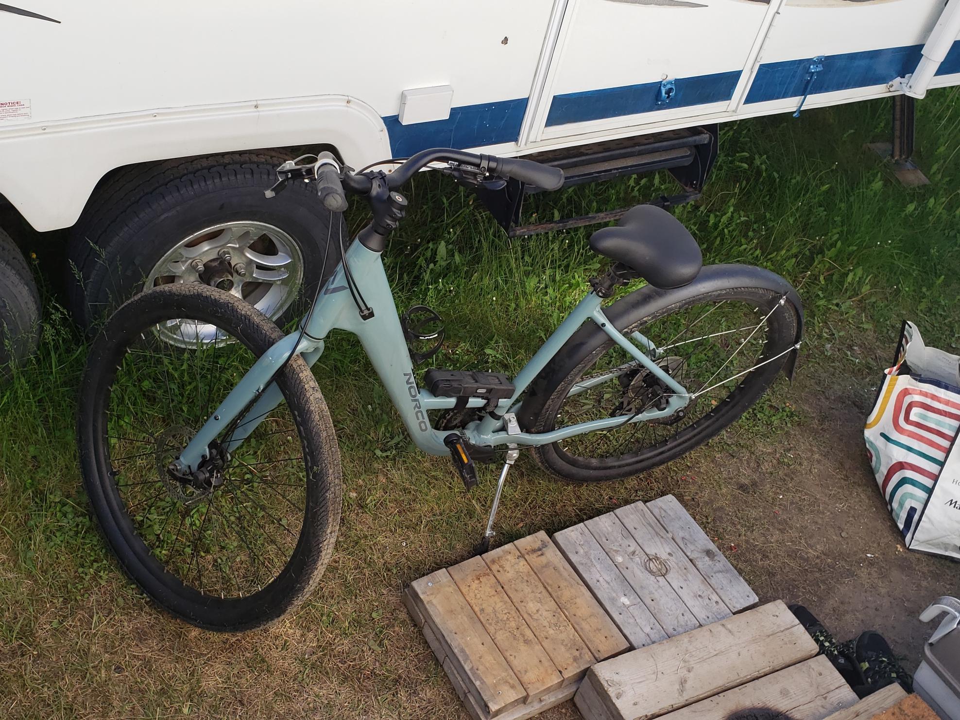 2024 Norco Bikes Scene 3 Silver, gray or bare metal