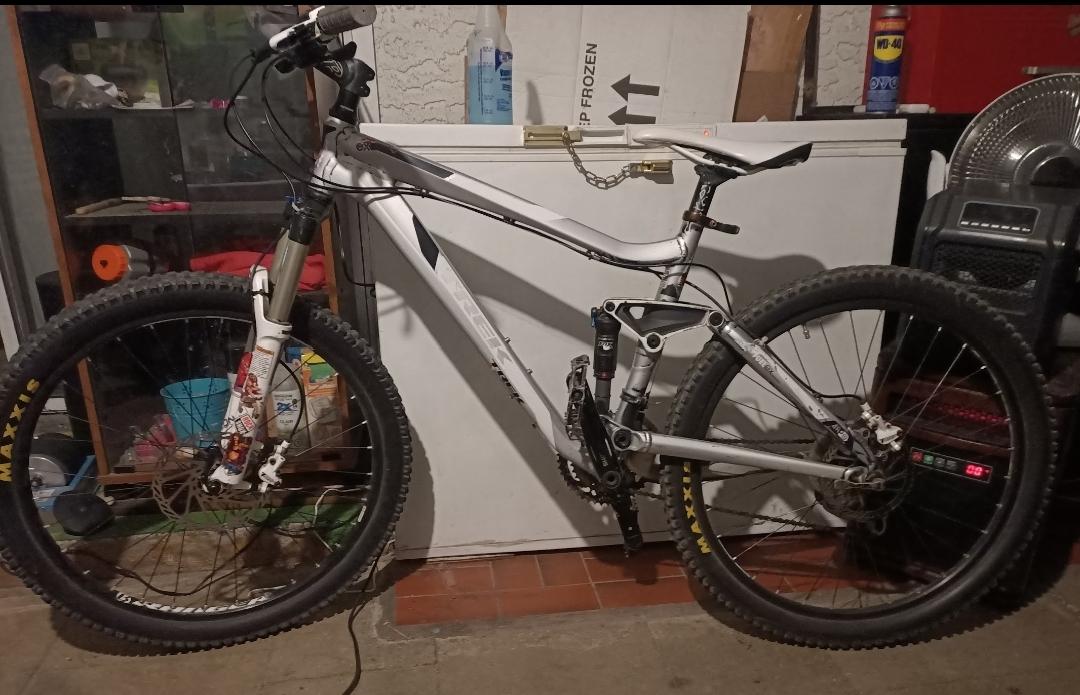 Trek Fuel EX 6 Silver, gray or bare metal