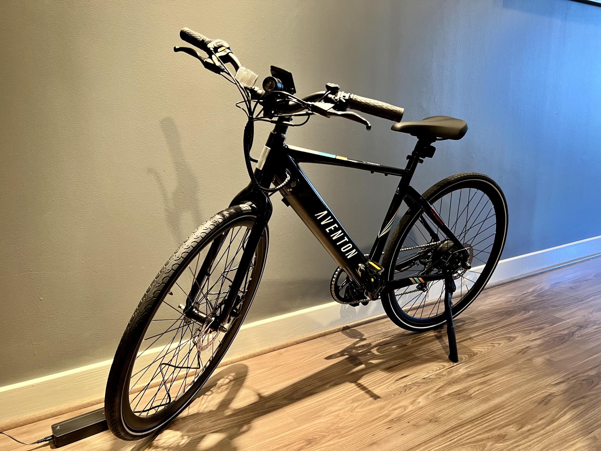 2022 Aventón Soltera Black