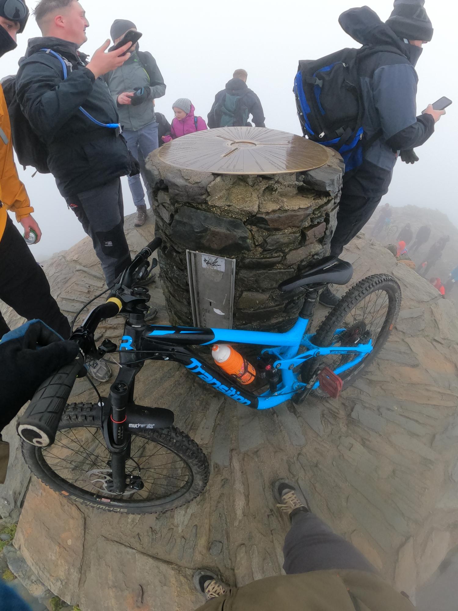 2019 Transition Bikes Sentinel Blue and Black