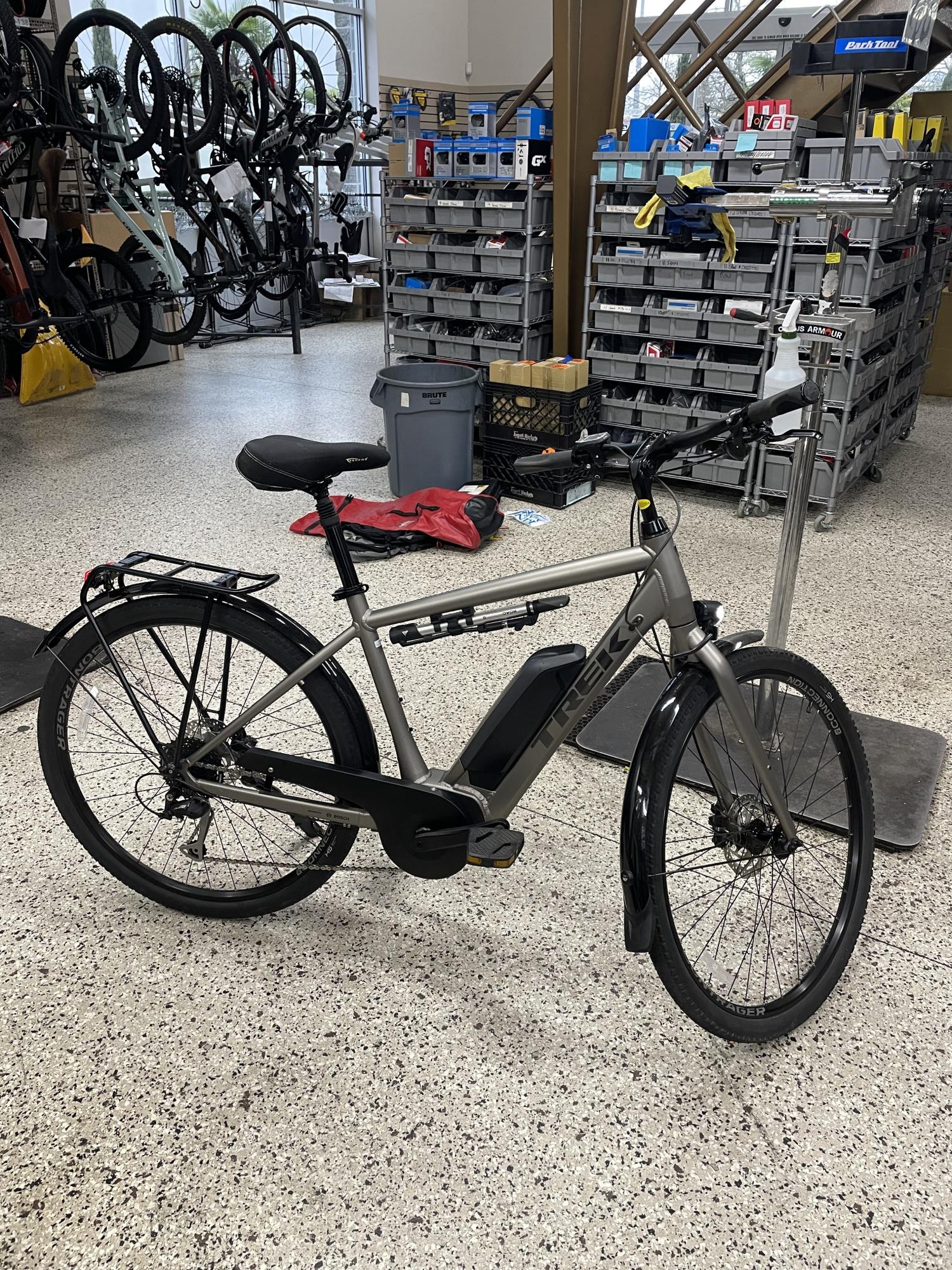 2022 Trek Verve + e-bike Silver, gray or bare metal