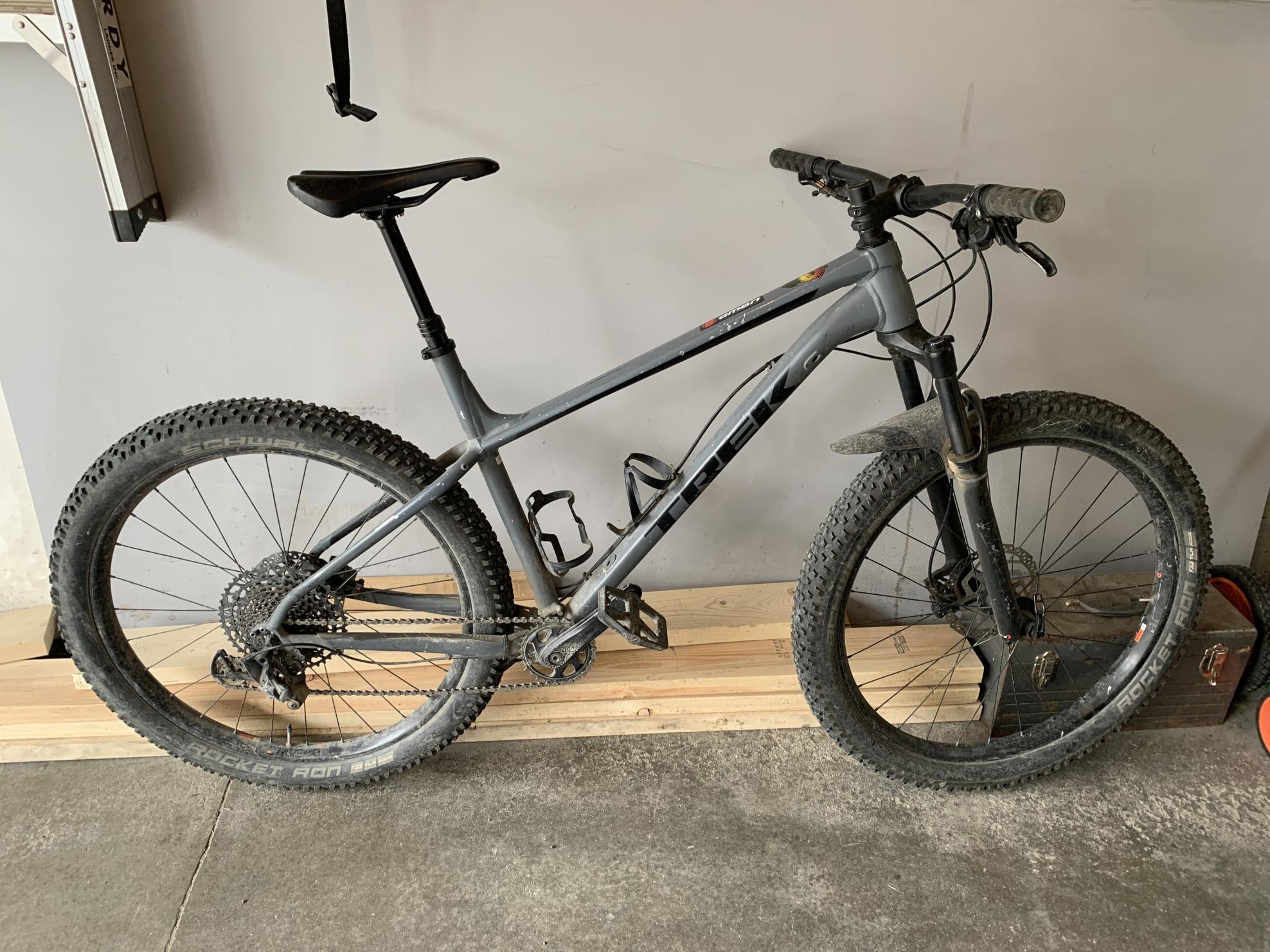 2018 Trek Roscoe 8 Silver, gray or bare metal