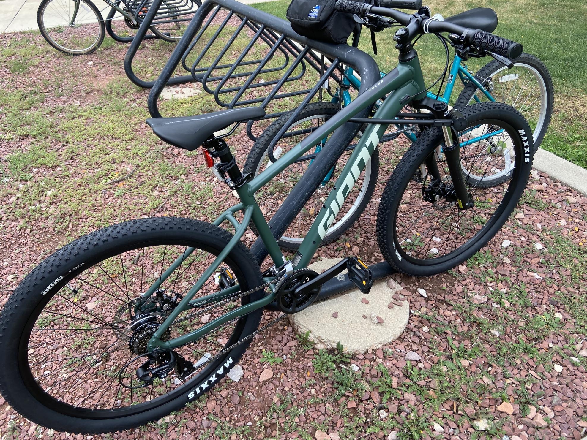 2021 Giant Talon 4 M Trekking Green