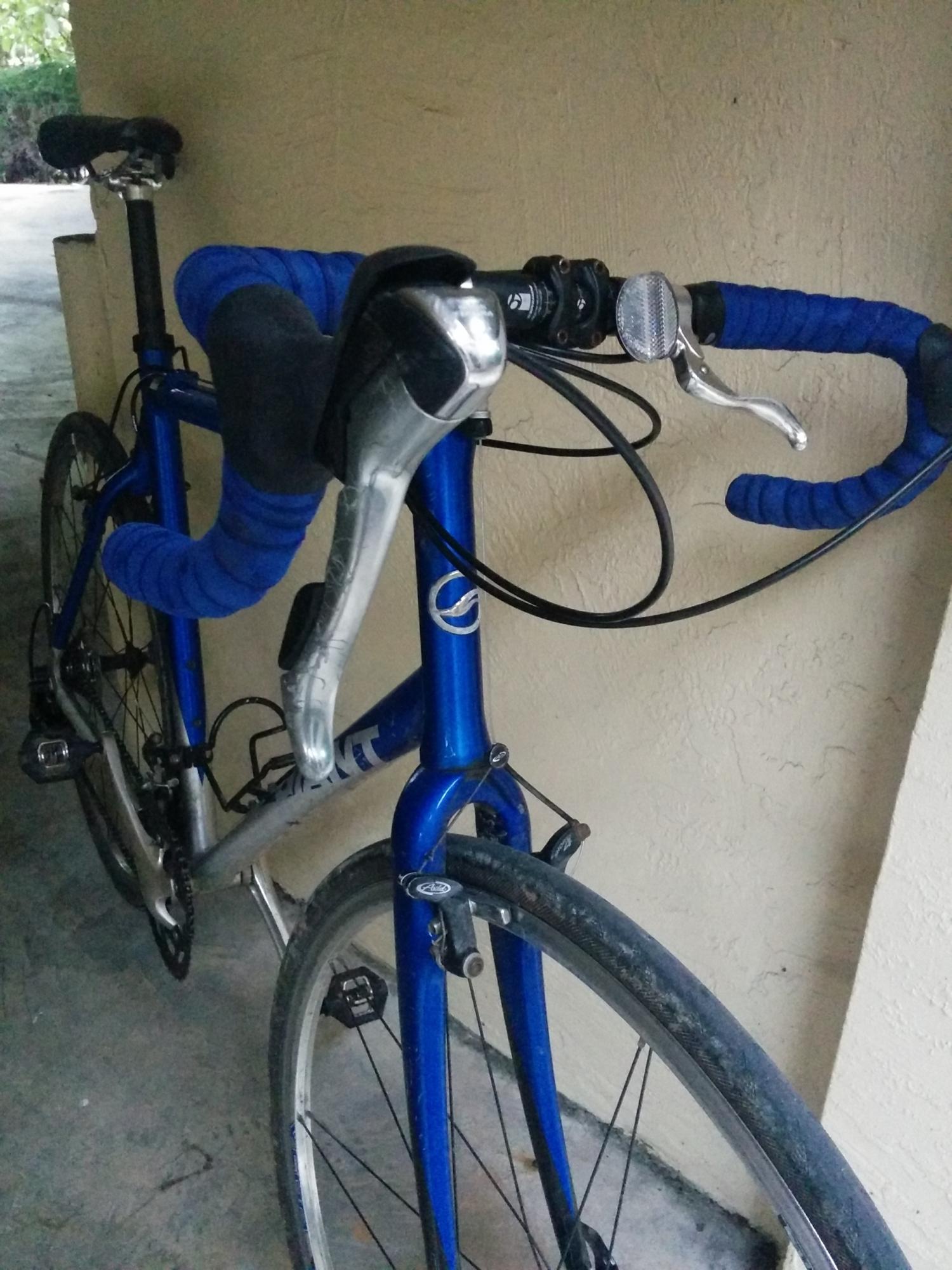 2009 Giant TCX XL Blue
