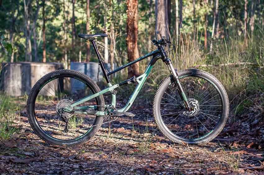 2022 Polygon Siskiu D6 Green and Black