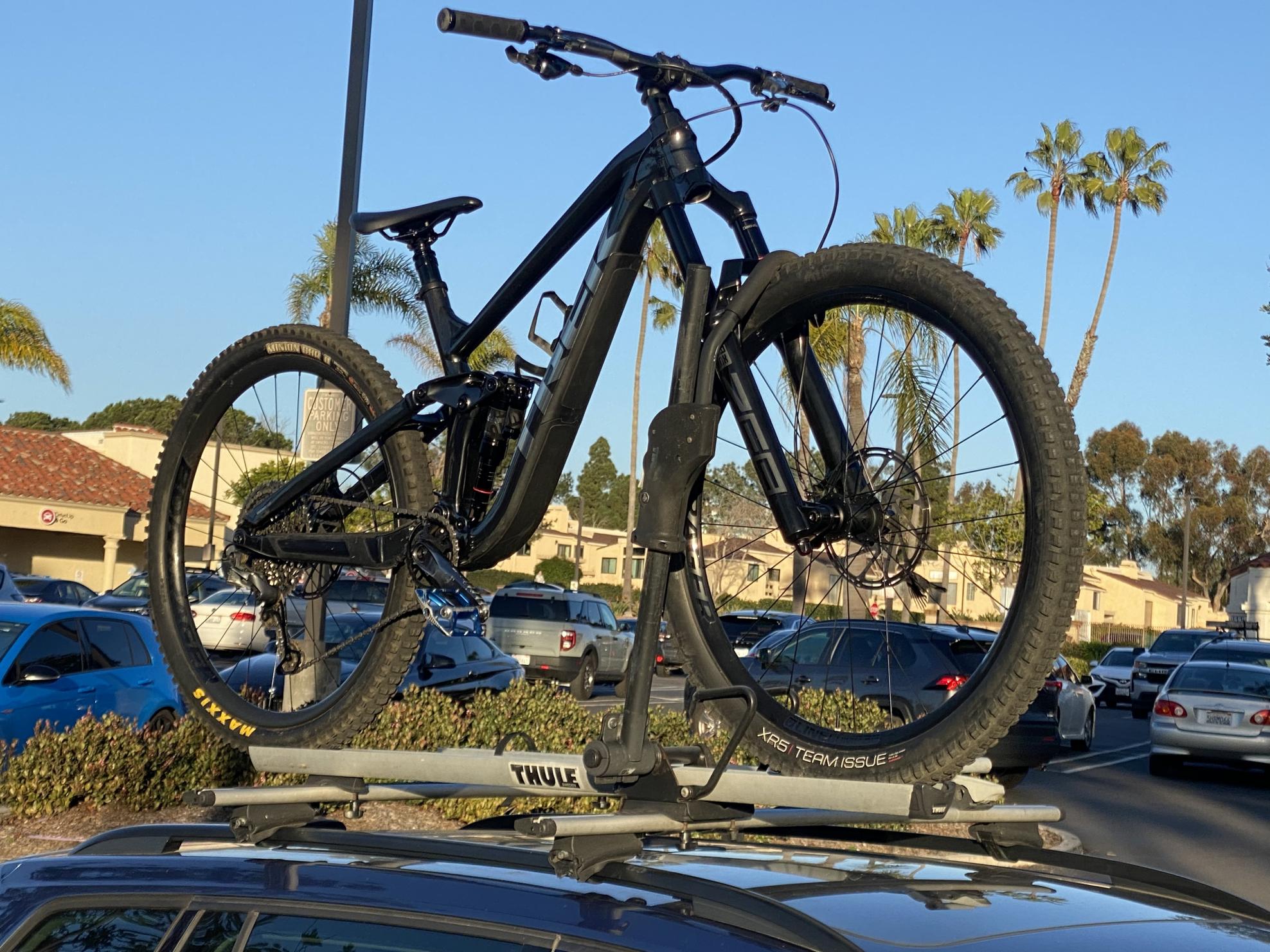 2022 Trek Slash 8 Silver, gray or bare metal