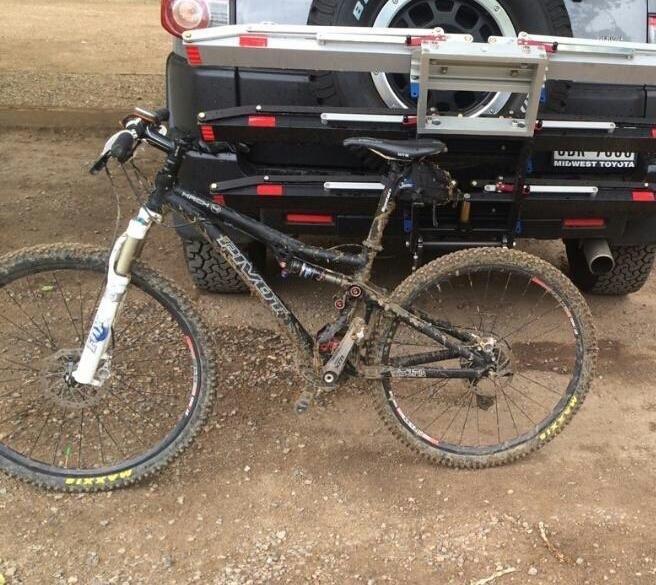 2008 Pivot Mach 4   Black