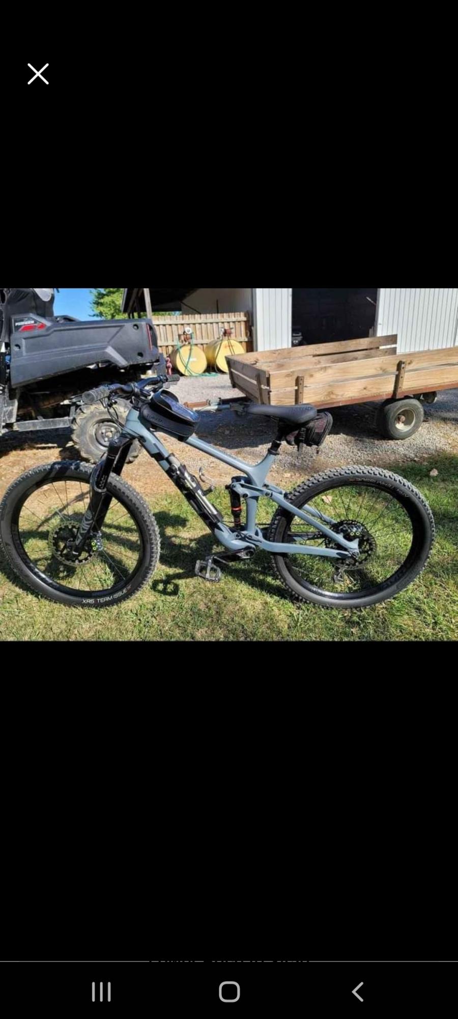 2020 Trek Remedy 9.7 Silver, gray or bare metal