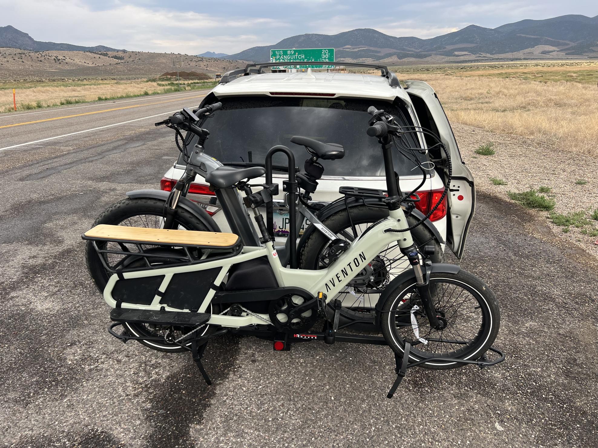 2024 Aventón Abound Silver, gray or bare metal