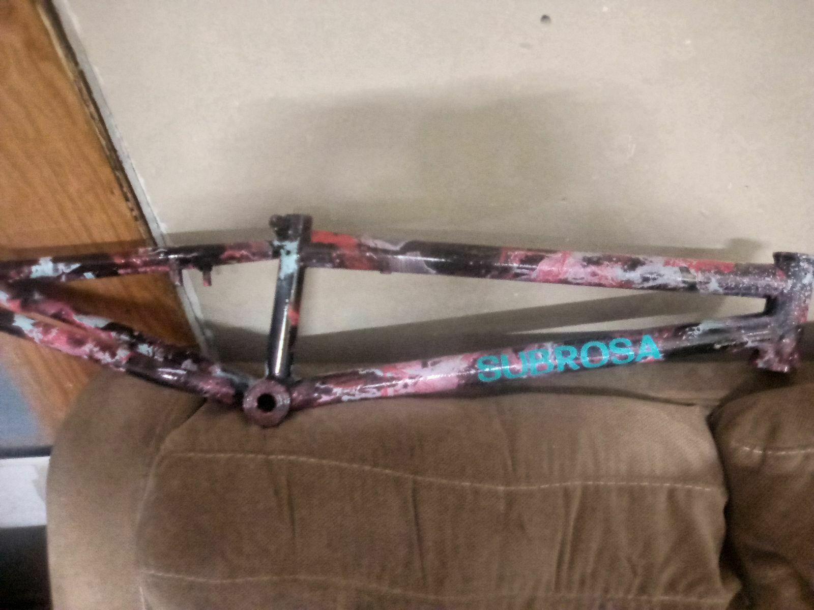 Subrosa Subrosa Black, Pink, and Black