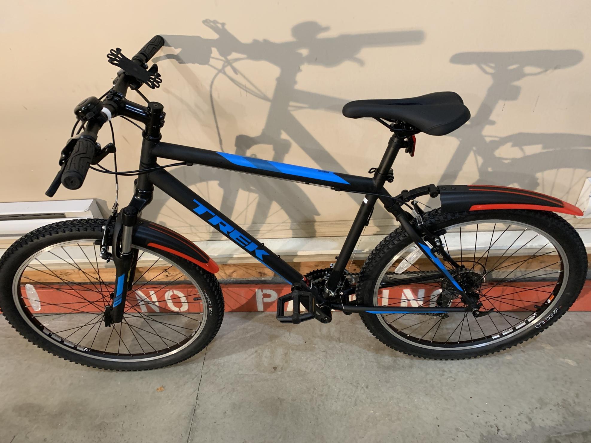 Trek Black
