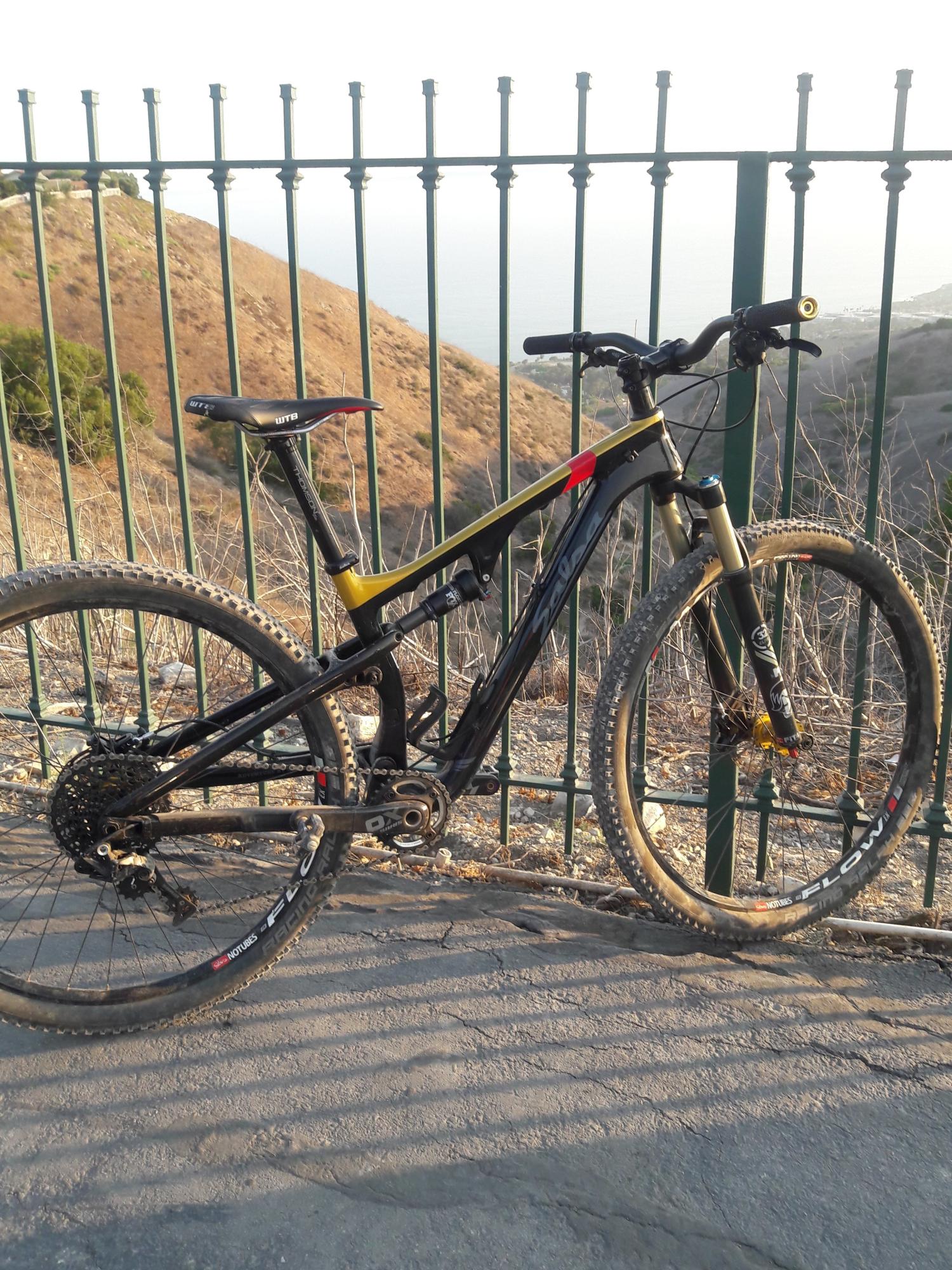 2016 Salsa Spearfish Black and Yellow or Gold