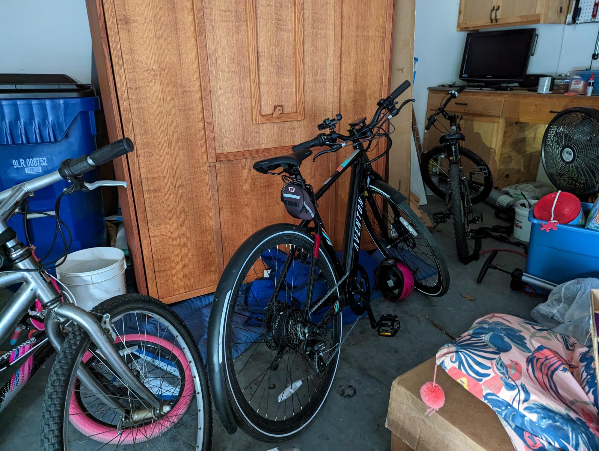 2022 Aventón Soltera Black