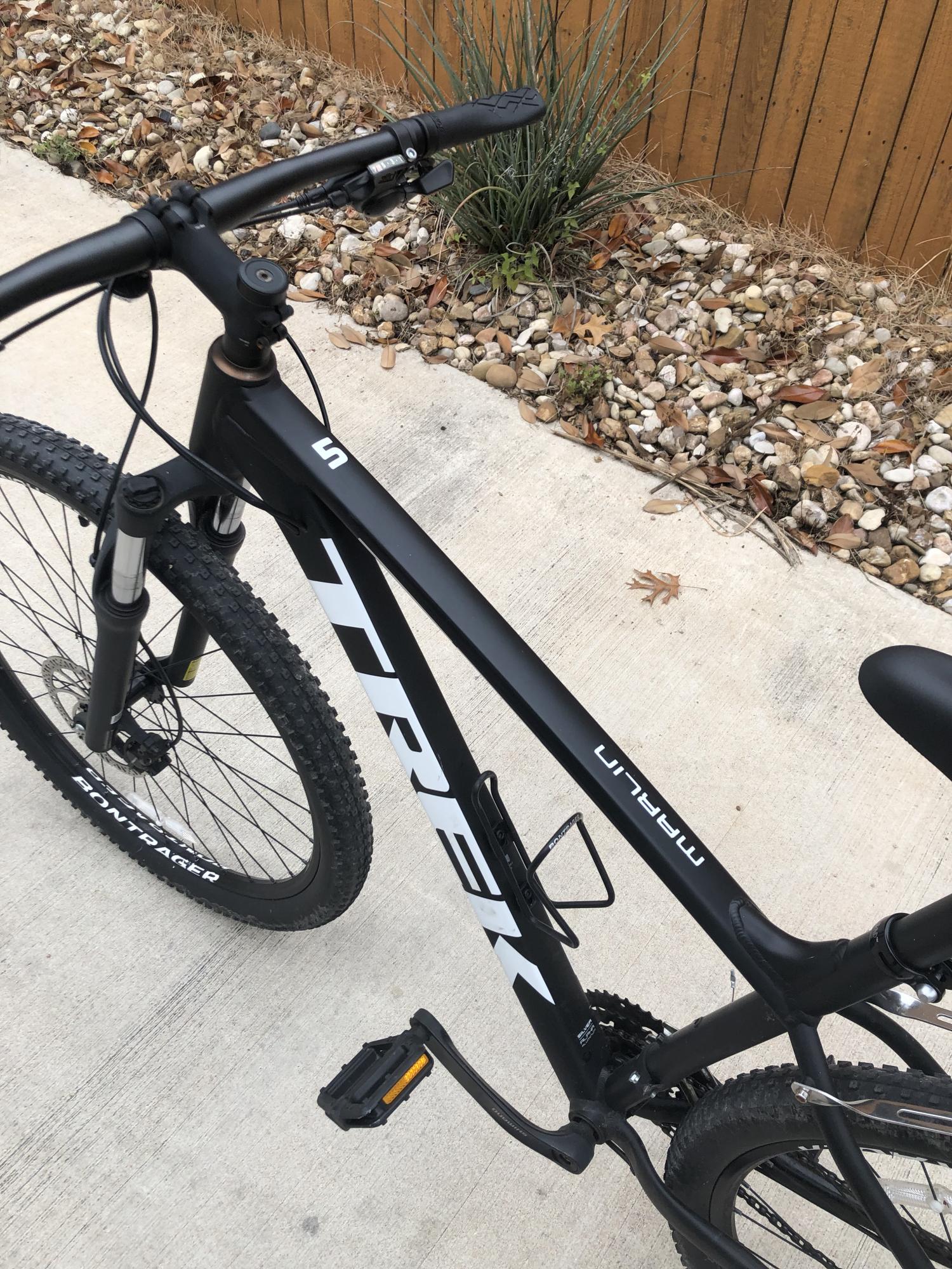 2021 Trek 5 Black