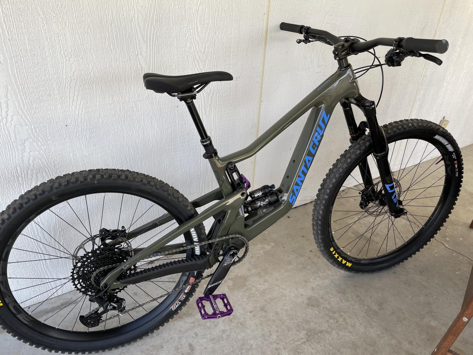 2022 Santa Cruz Bronson Green