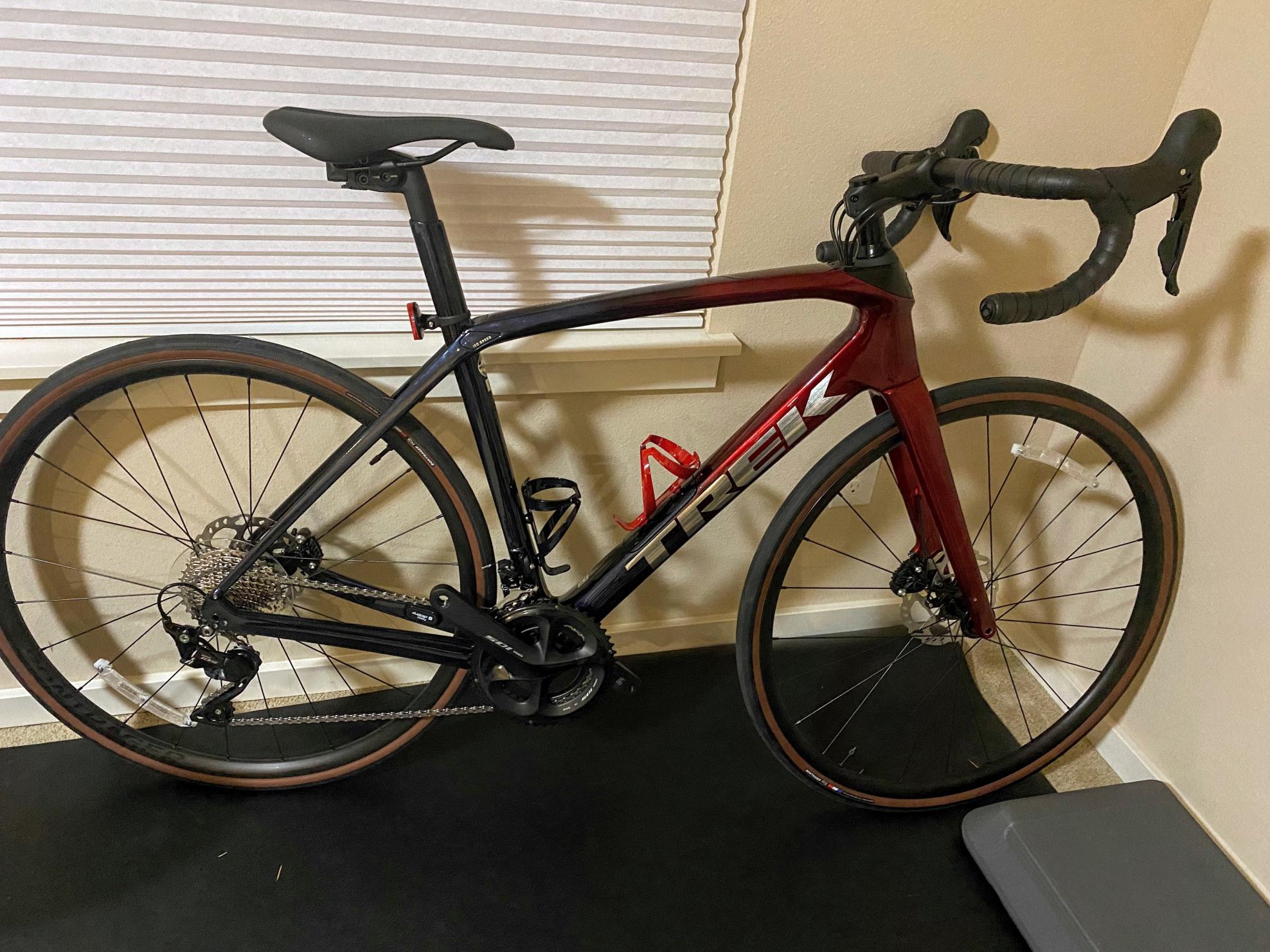 2022 Trek Domane SL 4 Red and Blue