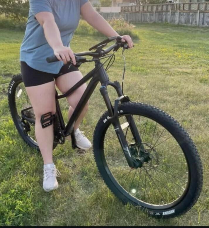 2023 Specialized Fluid HT1 Black and Blue