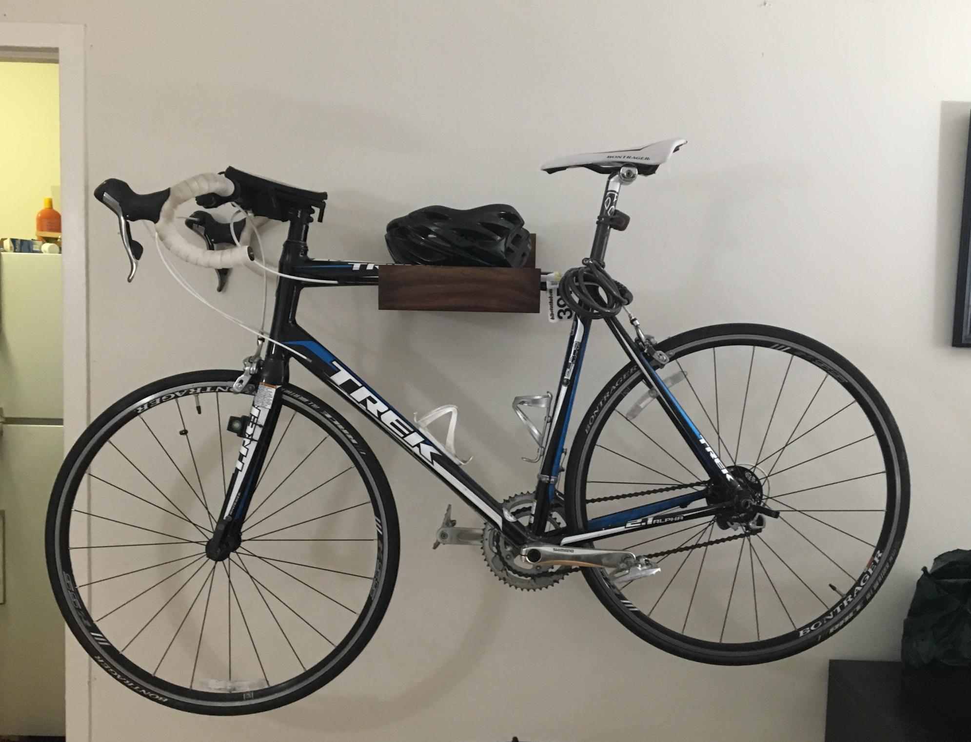 2010 Trek 2.1 Black and Blue