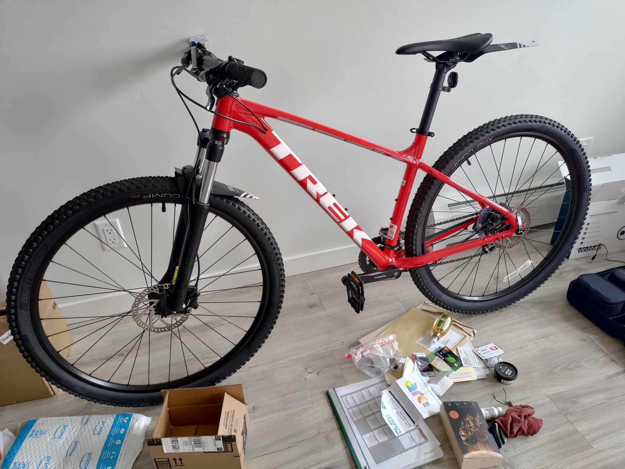 Trek Marlin 5 Radioactive Medium/Large Use... Red