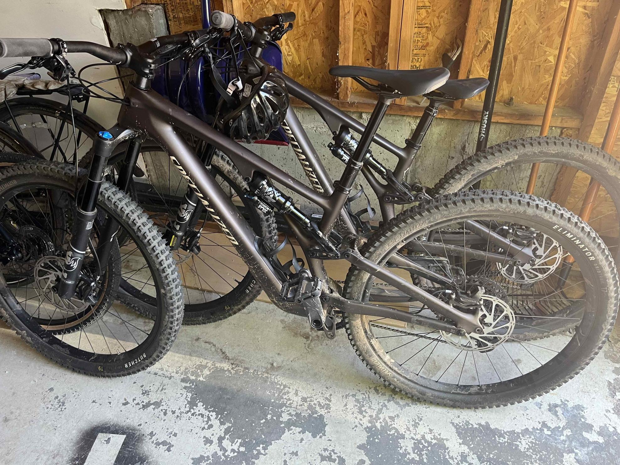 2022 Specialized Stumpjumper Evo Comp Brown