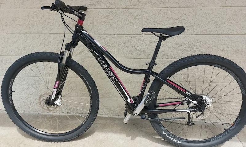 2014 Trek Cali Black