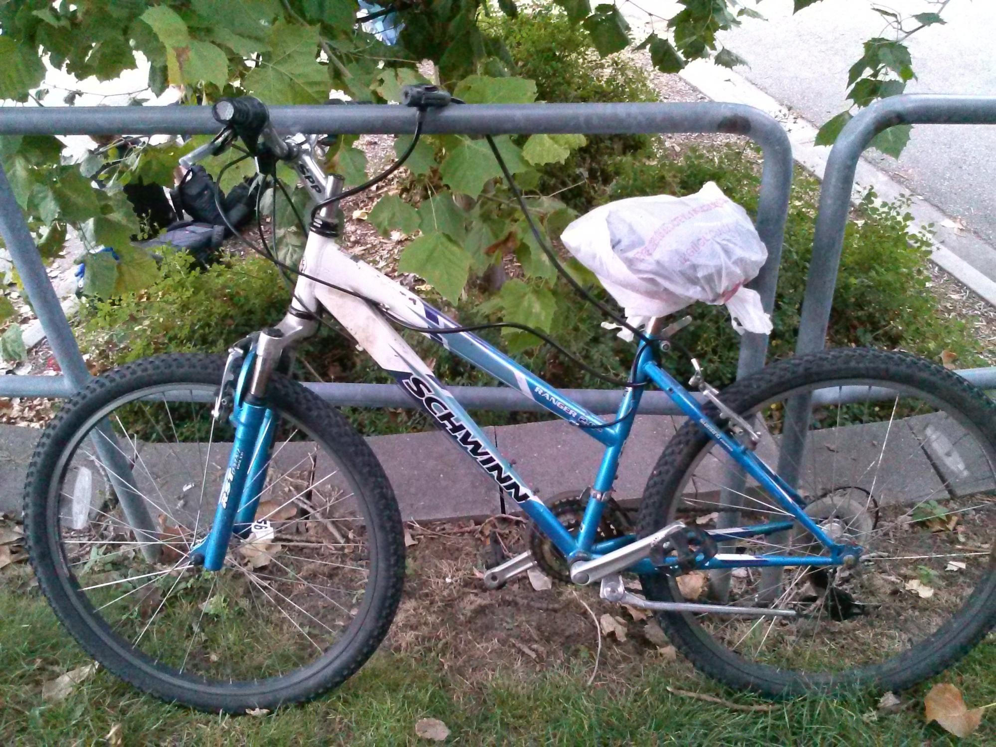 2005 Schwinn 2.6fs Blue and White