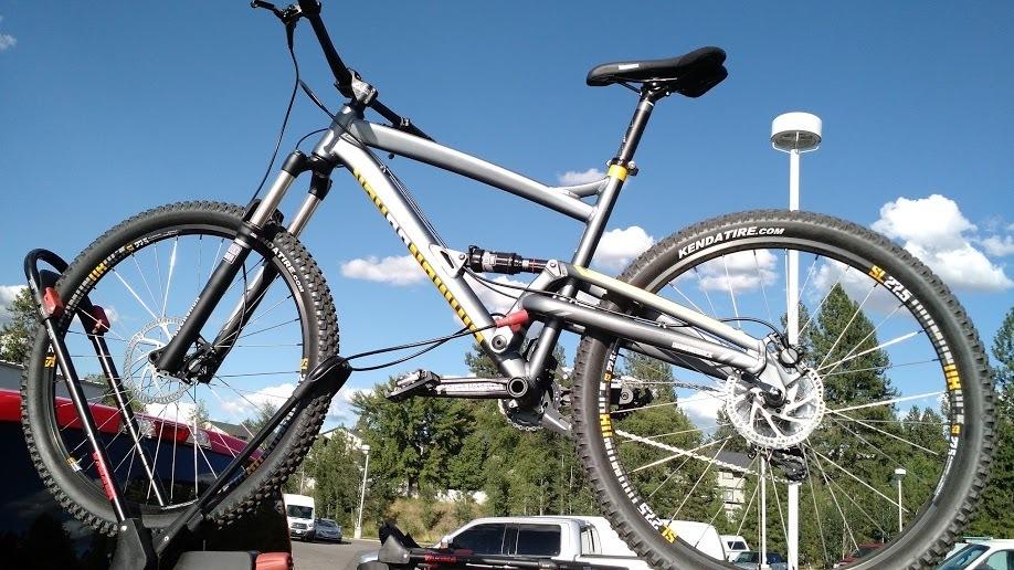 2016 Diamondback ATROZ COMP Silver or Gray