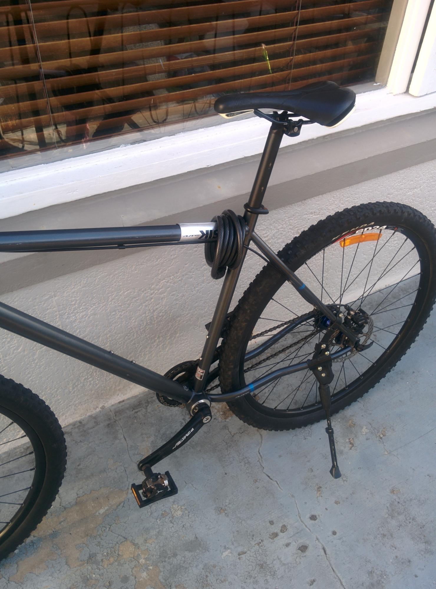 Avanti Kiss 29  Silver or Gray