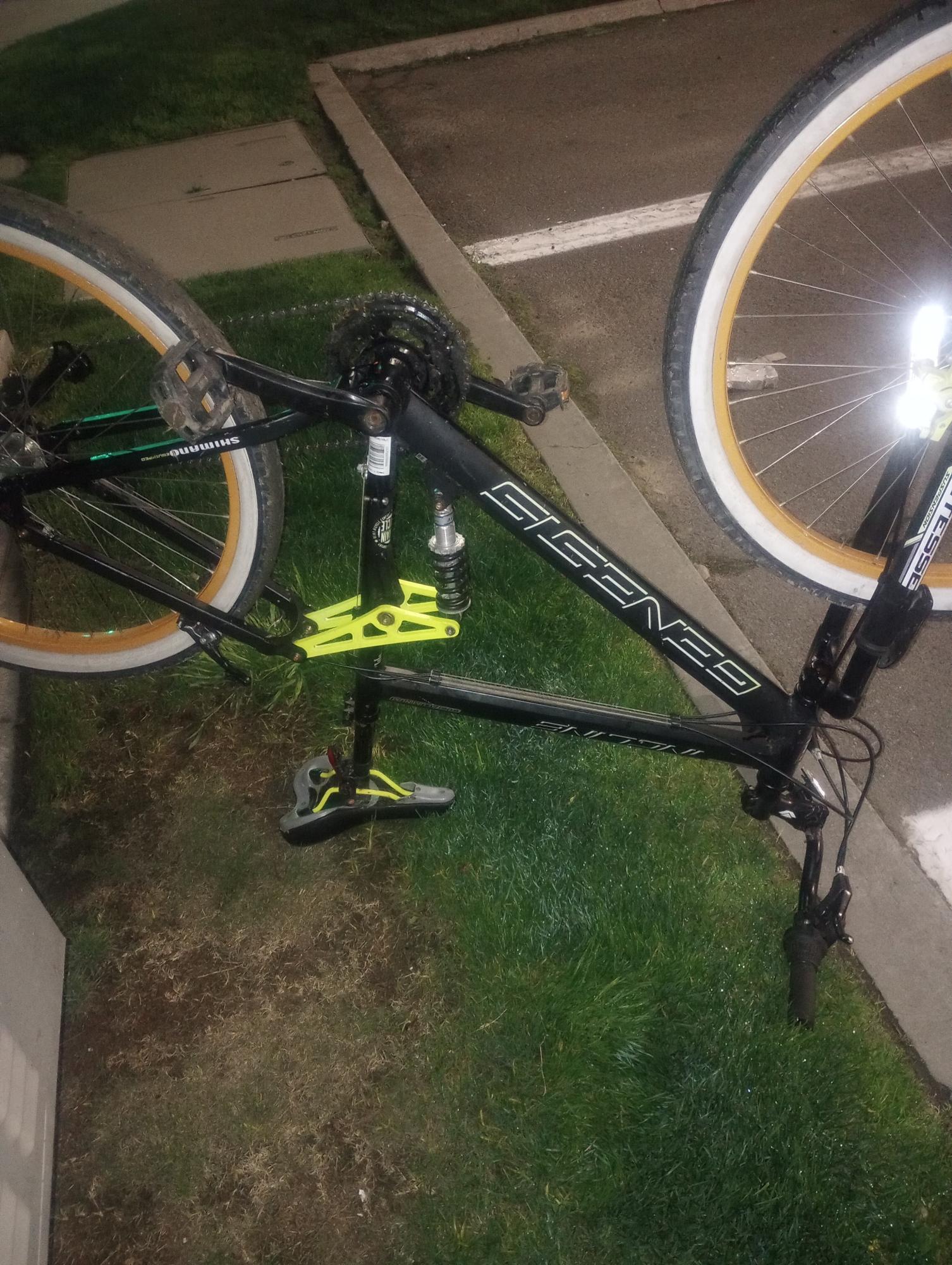 Genesis Mountain bike Black and Green